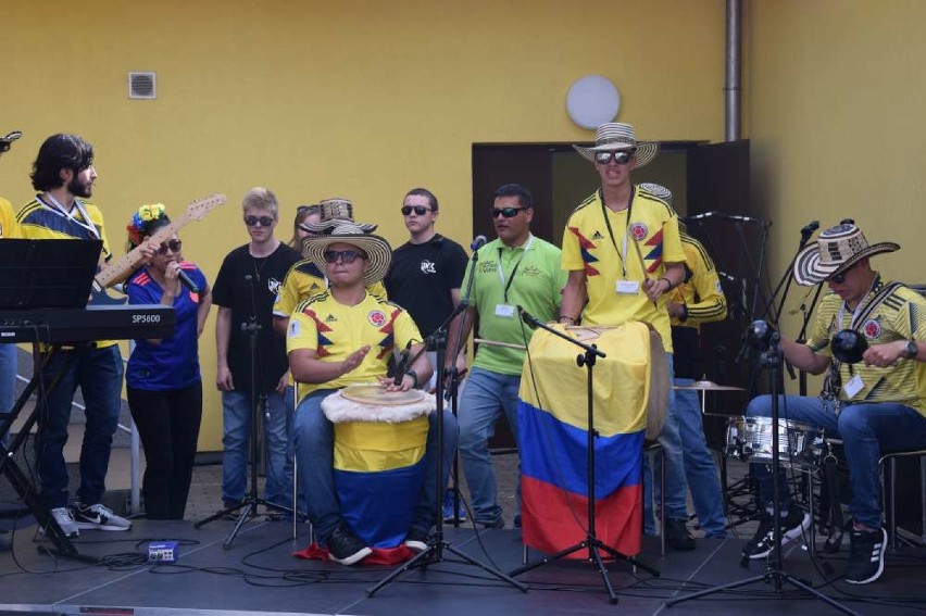Parada zespołów folklorystycznych z całego świata przeszła ulicami Damasławka [ZDJĘCIA CZĘŚĆ I]