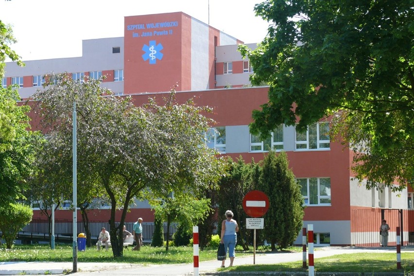 Bełchatów: Pacjentka szpitala wypadła przez okno. Zginęła na miejscu