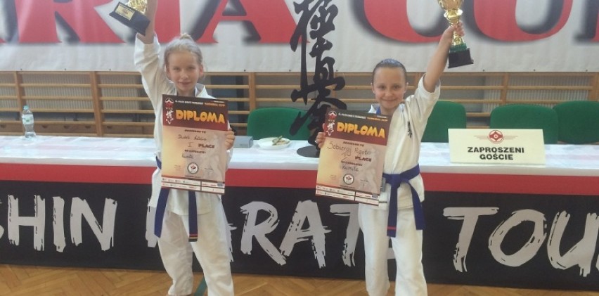 Radomsko: Zawodnicy Klubu Karate Randori z medalami