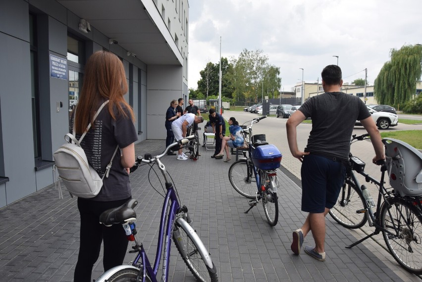 Policjanci z Kalisza zaprosili na akcję znakowania rowerów