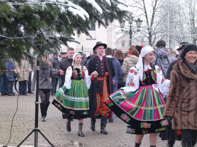 Powiatowa gala poprzedzona zostanie odtańczeniem poloneza przez łowickich maturzystów