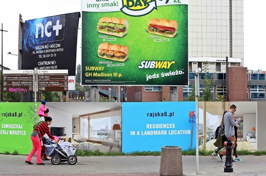 Reklamy na ulicach Trójmiasta. Będą strefy ciszy reklamowej? [ZDJĘCIA]