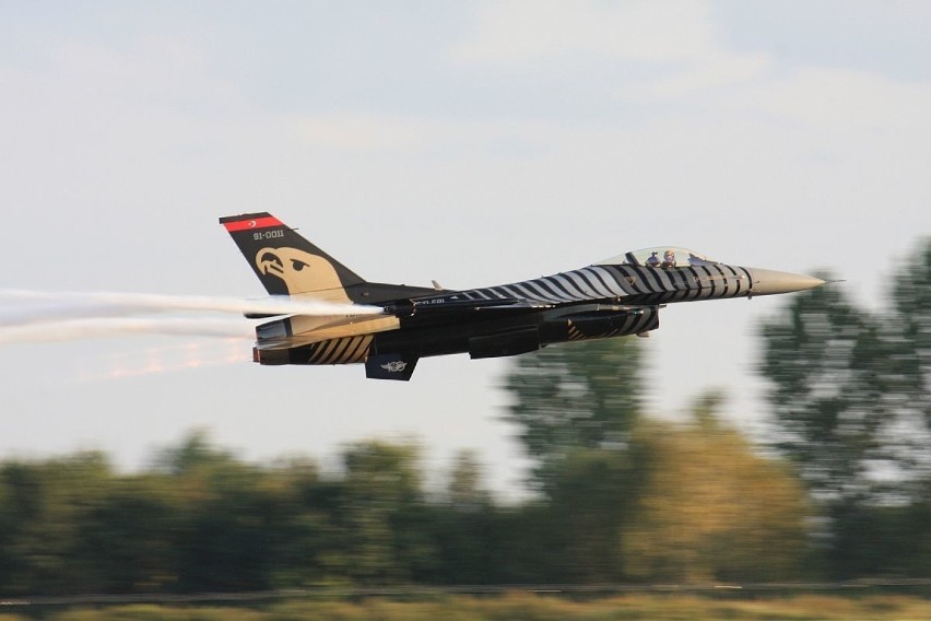 F-16