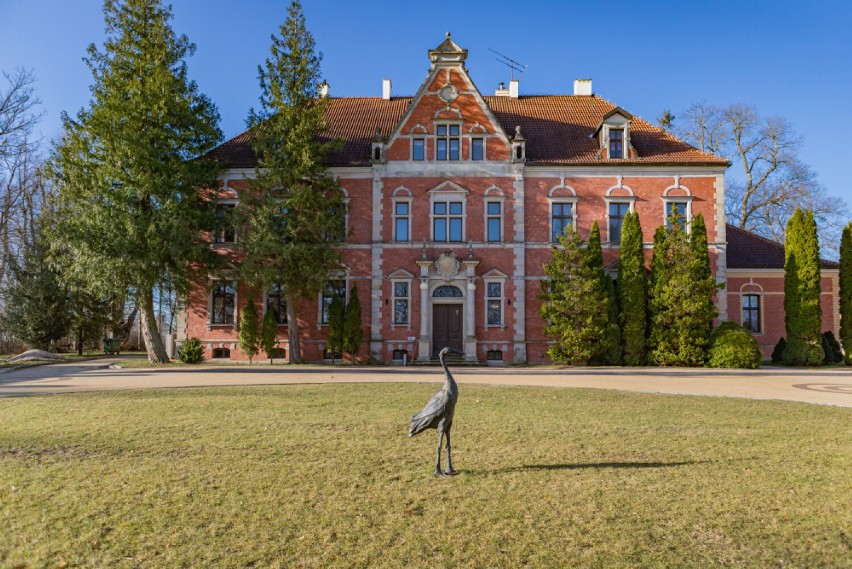 Osiemnastowieczny pałac w Leźnie na sprzedaż - cena wywoławcza to 16 mln zł