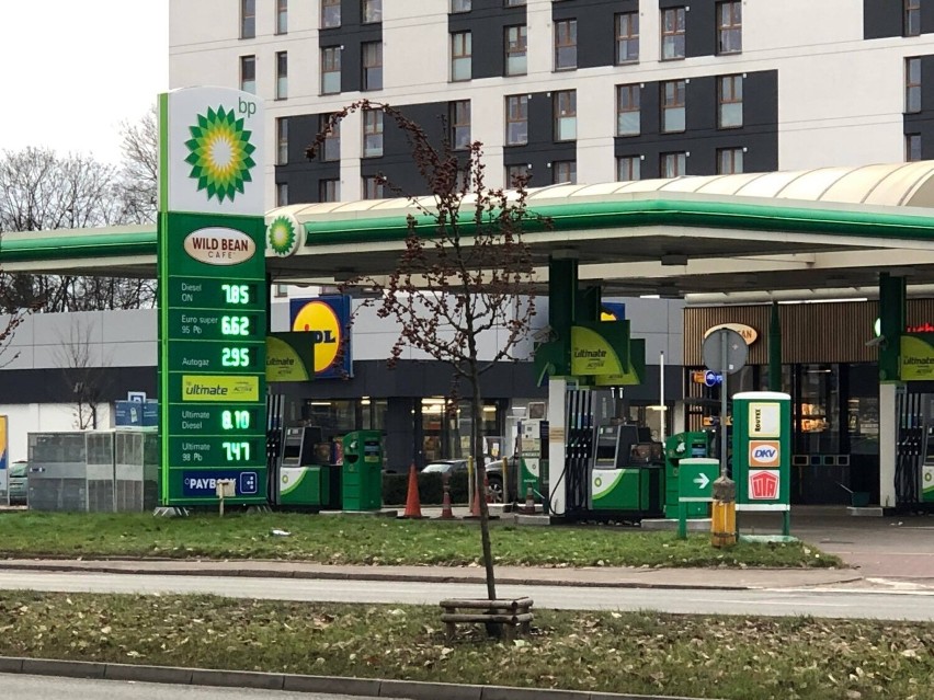 Ceny paliw na stacji w Warszawie w sobotę 31.12.2022 roku.