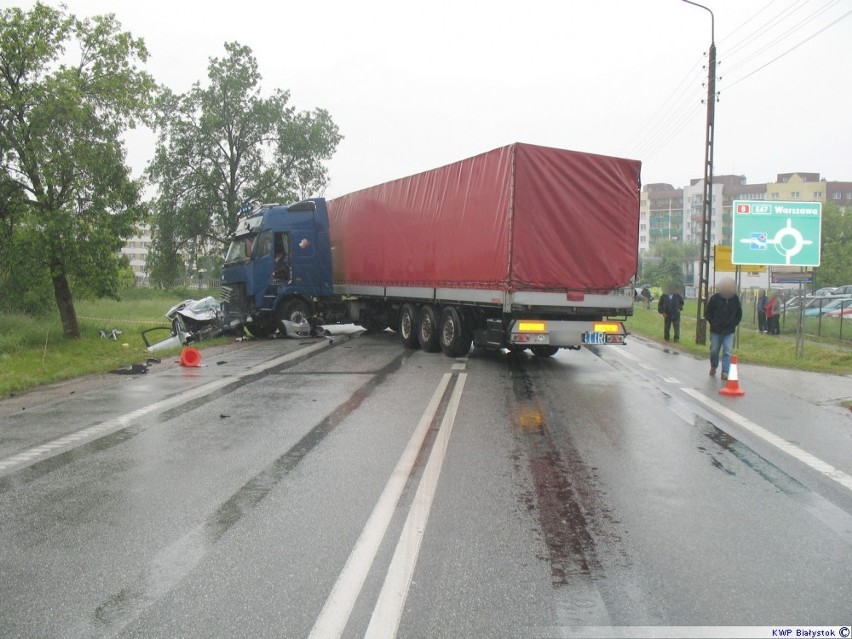 Wypadek w Zambrowie. Zderzyły się trzy pojazdy [zdjęcia]