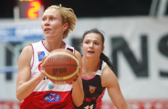 Katarzyna Kenig w sezonie 2011/2012 reprezentowała barwy ŁKS Siemens AGD