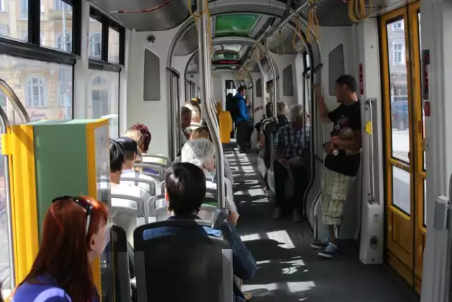 Już wkrótce liczba kontrolerów biletów w tramwajach i autobusach ...