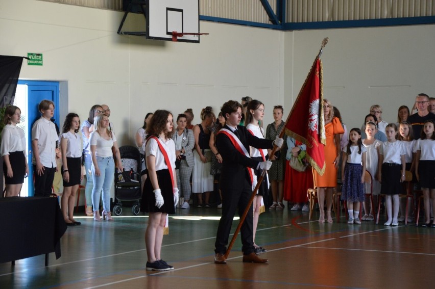 Lębork. Uroczyste zakończenie roku szkolnego uczniów klas I-III w Szkole Podstawowej nr 8