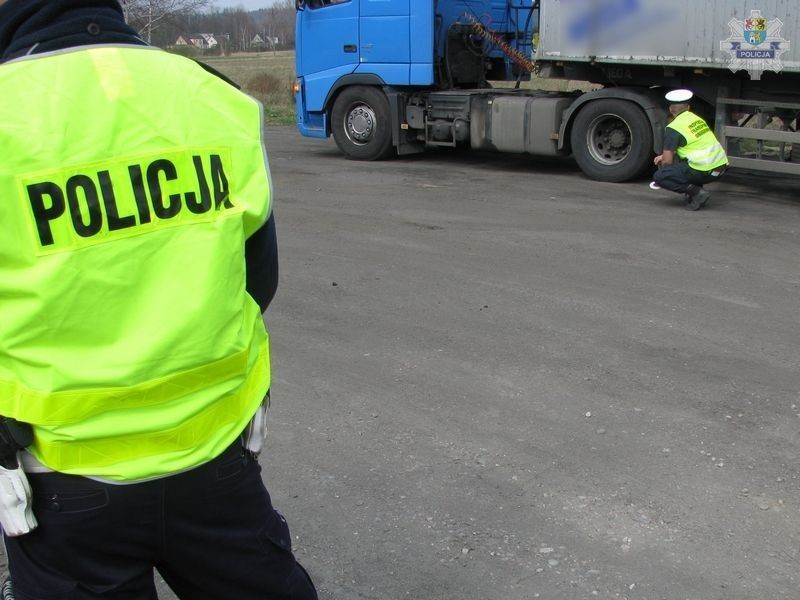 Drogówka i inspekcja transportu drogowego będą kontrolować ciężarówki i autobusy