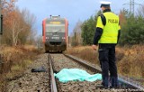 Toruń: Tragiczny wypadek na torach. Rowerzysta wpadł pod pociąg [ZDJĘCIA]