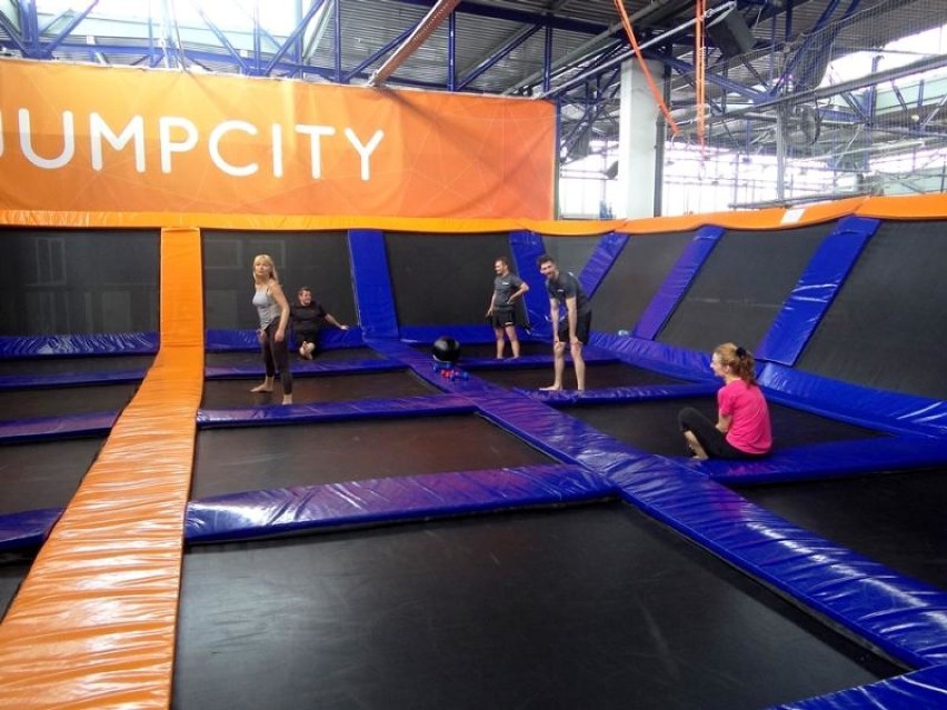 Morderczy trening w parku trampolin Jumpcity [ZDJĘCIA] 