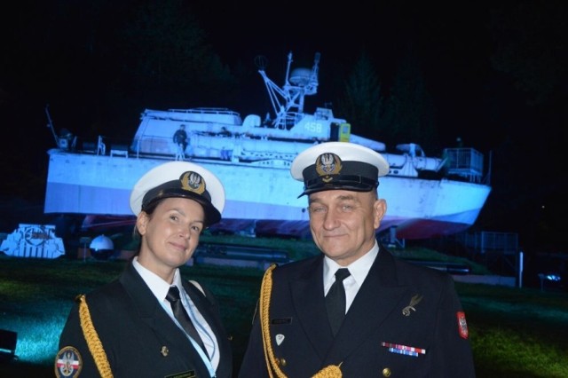 Janusz Sidorowicz (na zdjęciu z małżonką) służył na kutrze torpedowym ORP "Odważny", który znajduje się w Muzeum imienia Orła Białego w Skarżysku - Kamiennej.