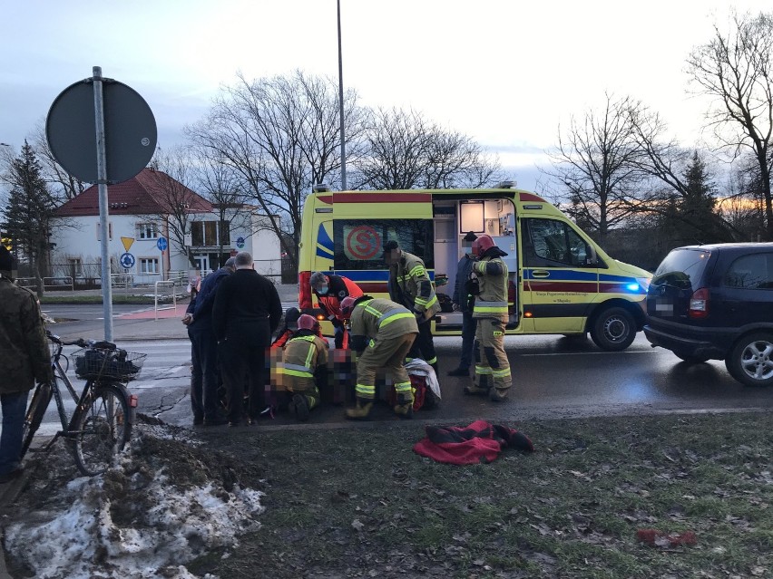 Wypadek na przejściu dla pieszych w Słupsku. Auto potrąciło 10-latkę [ZDJĘCIA]