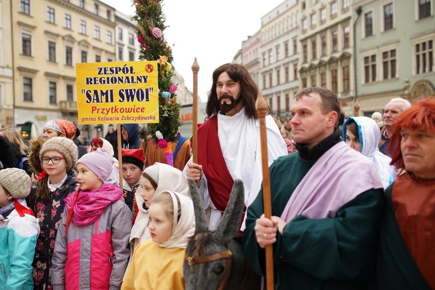 Targi Wielkanocne 2016. Najpiękniejsze palmy na Rynku Głównym [ZDJĘCIA]