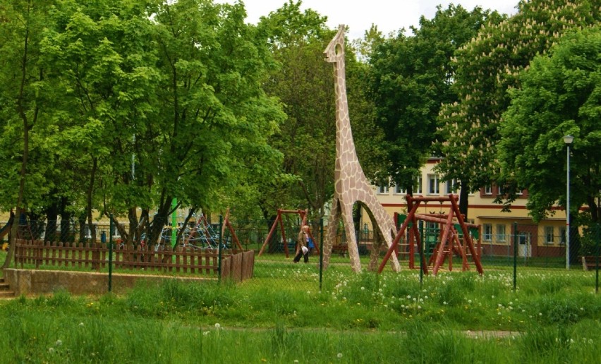 Plac zabaw "Żyrafa" na osiedlu Nowym przy ul. Harcerstwa...