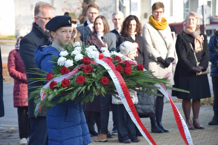 Tak w Pabianicach świętowano 103. rocznicę odzyskania niepodległości przez Polskę ZDJĘCIA