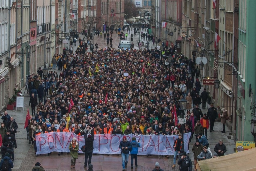 W Marszu Ponad Podziałami w Gdańsku wzięło udział 1500...