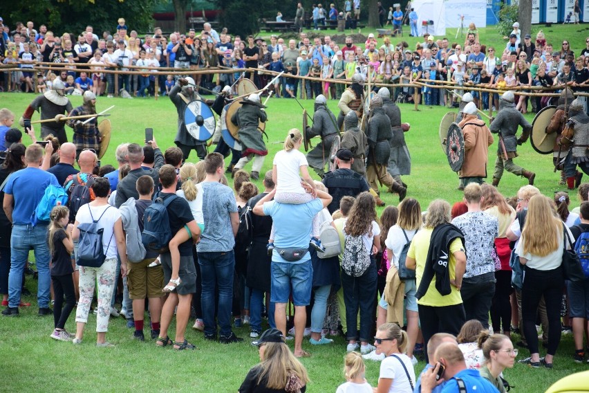 Trwa festyn w Biskupinie. Oto migawki z wybranych wydarzeń i...