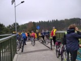 Nową ścieżką rowerową emeryci z Łubiany wybrali się na wycieczkę do Wielkiego Klincza