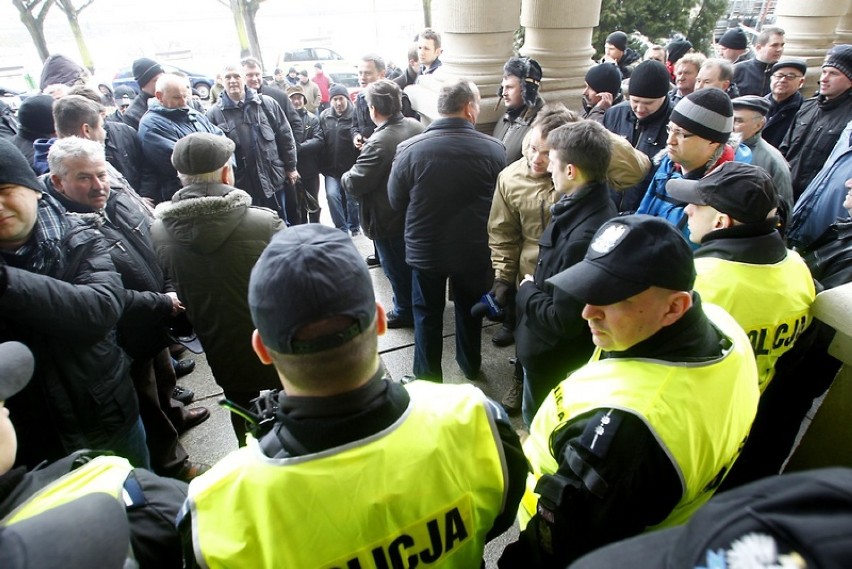 Rolnicy zawieszają protest. Byli obecni w Szczecinie od 5...
