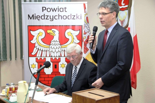 Pierwsza Sesja Rady Powiatu Międzychodzkiego kadencji 2014 - 2018