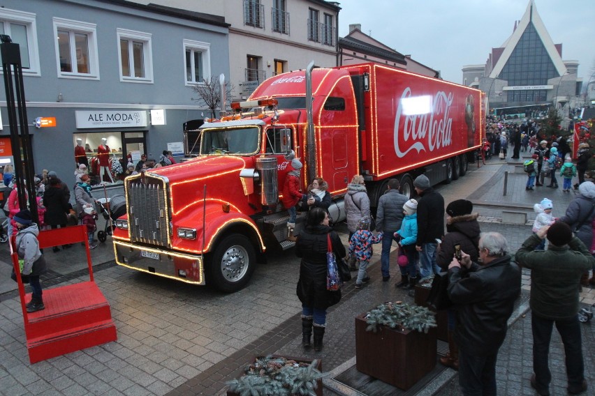 Świąteczna ciężarówka Coca-Coli zjechała do Jaworzna ZDJĘCIA