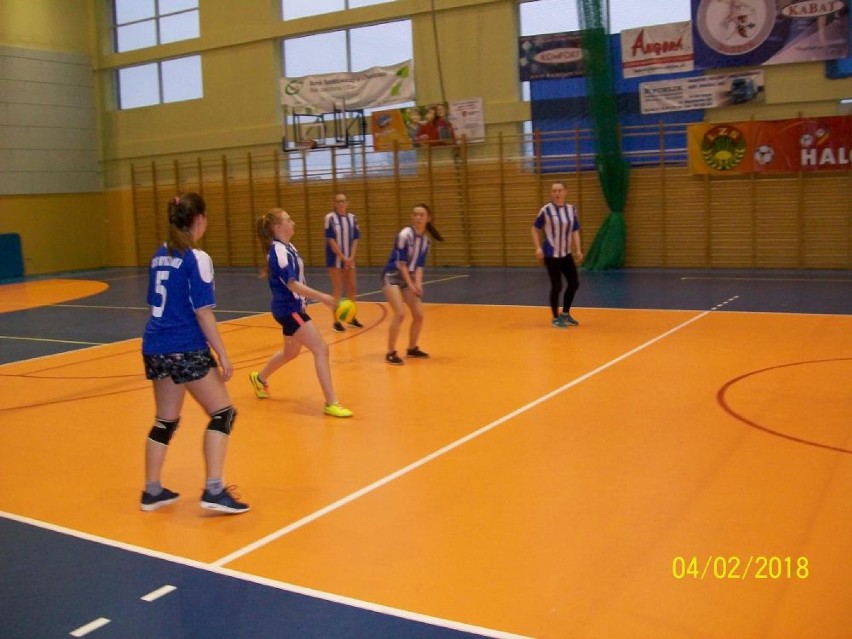 W Budzyniu odbyły się Gminne Mistrzostwa w Piłkę Siatkową Kobiet, wygrała drużyna LZS Prosna (ZDJĘCIA)