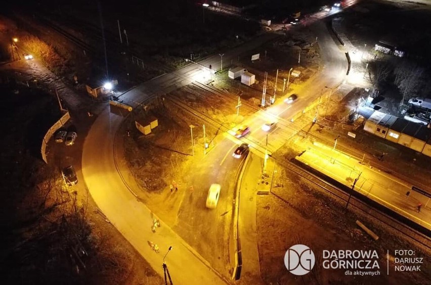 Zamknięto przejazd kolejowy w Gołonogu. Ruszy budowa tunelu pod torami. Prace w Dąbrowie Górniczej potrwają do końca 2022 roku