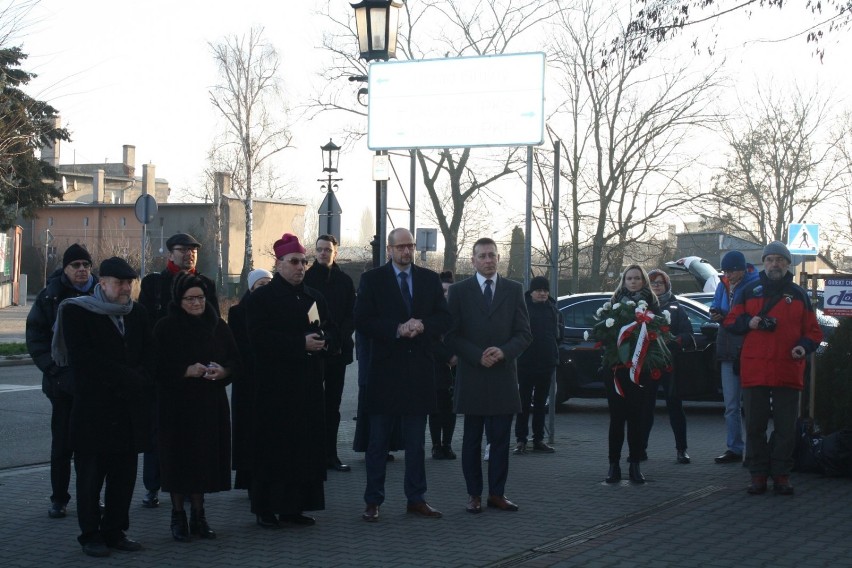 Gniezno: Dni Judaizmu 2020. Uroczystości rozpoczęły się przy Tablicy Upamiętnienia Żydów Gnieźnieńskich