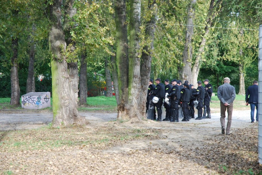 Kara dla Ostrovii: Klub musi zapłacić 7 tys. zł, kibole z zakazami stadionowymi