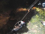 Szczawik: pijany kierowca wjechał autem do rzeki [ZDJĘCIA]