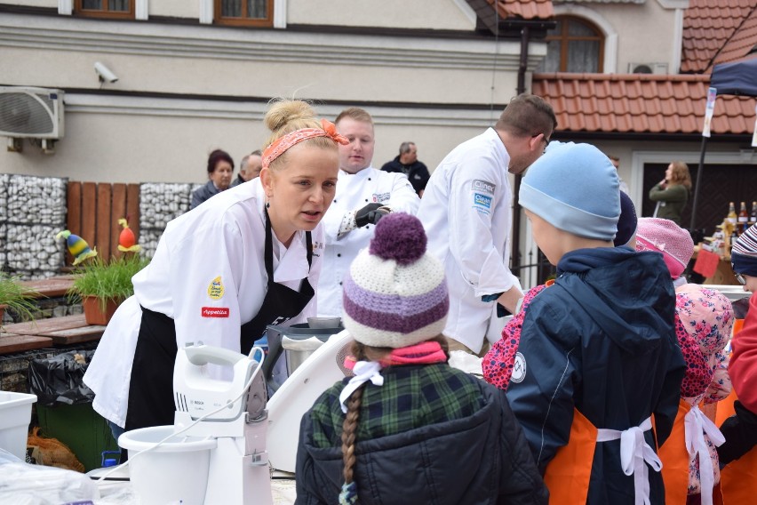 Kiermasz wielkanocny w Ogrodzieńcu [ZDJĘCIA]