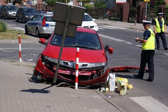 Pijany kierowca spowodował kolizję na skrzyżowaniu ulic Pułaskiego, Bankowej i Ułańskiej w Kaliszu.