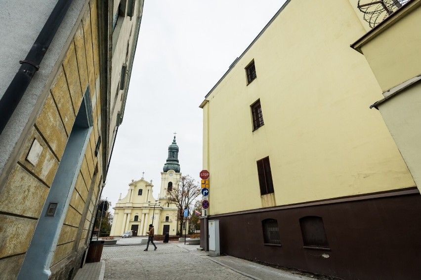 Mural na ścianach budynków obecnego Oddziału Zewnętrznego...