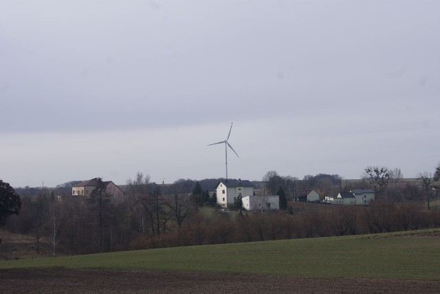 Wiatraki oglądają mieszkańcy Krzyżanowic, tyle, że są już po stronie czeskiej