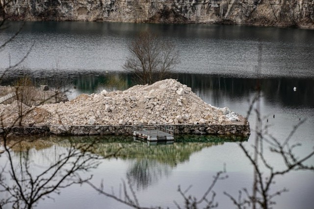 Na Zakrzówku trwa budowa parku, na razie jest dużo betonu