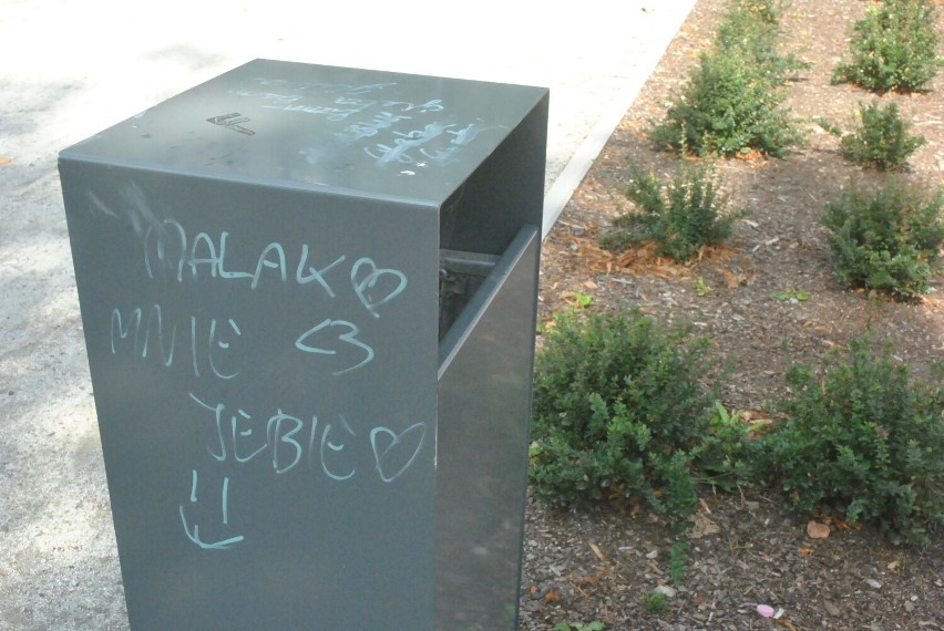 KOŚCIAN. Grafficiarze-wandale i taggerzy "dekorują" miasto napisami, ale według Straży Miejskiej w Kościanie nie jest tak źle [ZDJĘCIA]