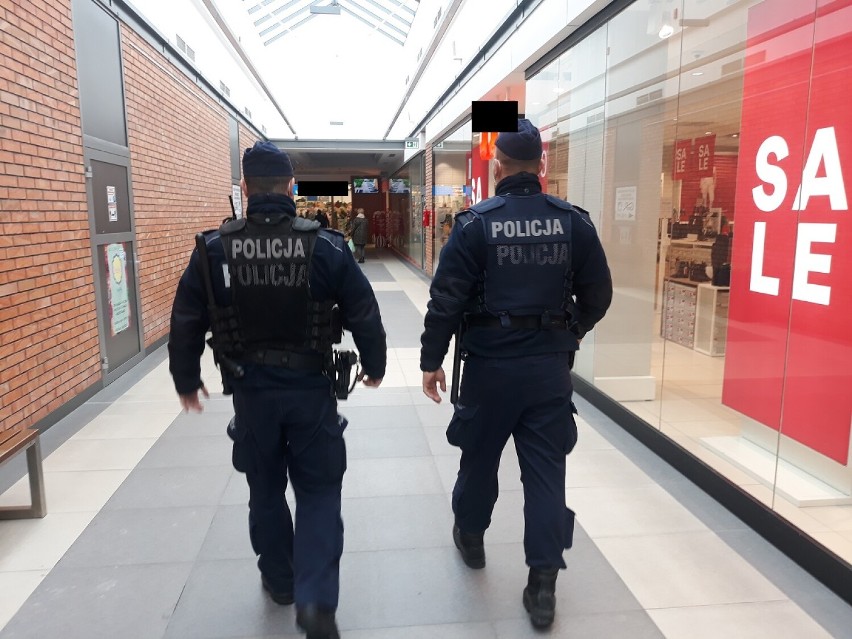 Policjanci kontrolują m.in. rypińskie sklepy