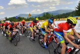 Tour de Pologne Junior w Bielsku-Białej: Młodzi kolarze pod Dębowcem mierzyli się ze sobą i... z podjazdem