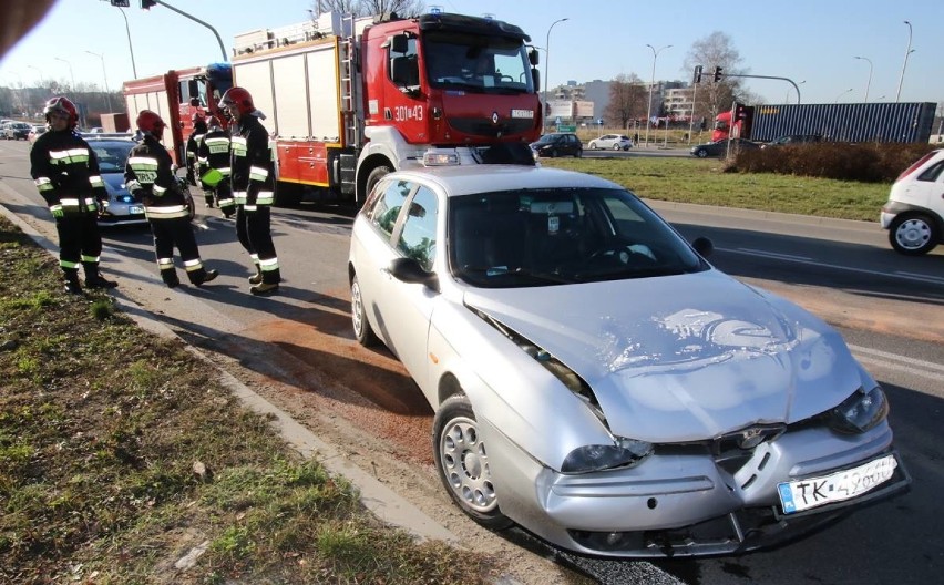 Wypadek na Tarnowskiej w Kielcach. W szpitalu roczne dzieci i kobieta w ciąży 