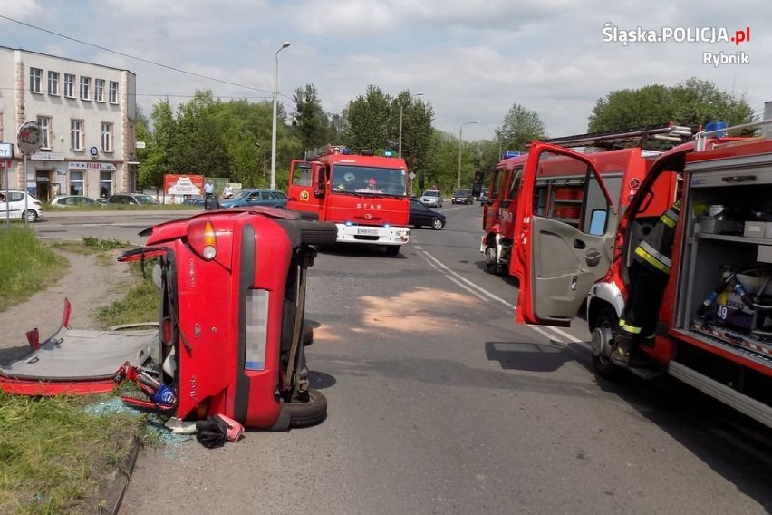 Wypadek w Czerwionce Leszczynach. Opel staranował daewoo