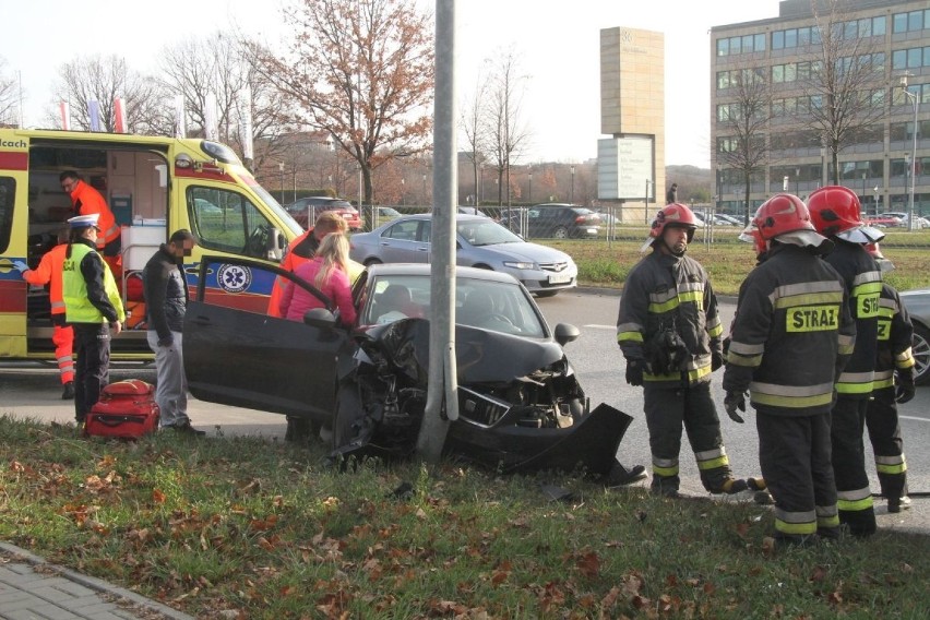 Wypadek w Kielcach. Kobieta z córką w szpitalu (WIDEO, ZDJĘCIA) 