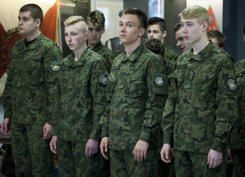 Ślubowanie uczniów klas wojskowych VI LO w Koszalinie [ZDJĘCIA]