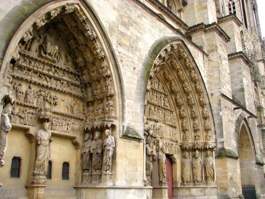 Katedra w Reims uznawana jest za najbardziej harmonijną i...