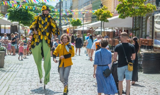 Zobacz, ile fajnych wydarzeń dzieje się w Szczecinie w ostatni weekend wakacji! Aby przejść do galerii, przesuń zdjęcie gestem lub naciśnij strzałkę w prawo ->>>