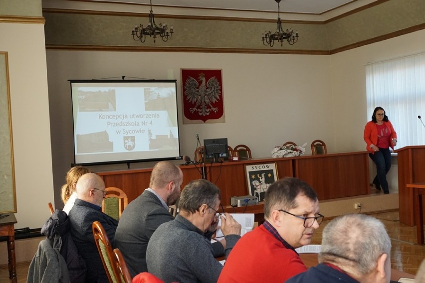 Awantura na posiedzeniu komisji Rady Miejskiej w Sycowie. Radny Mieszała: „Do jasnej cholery, gdzie my są?!"