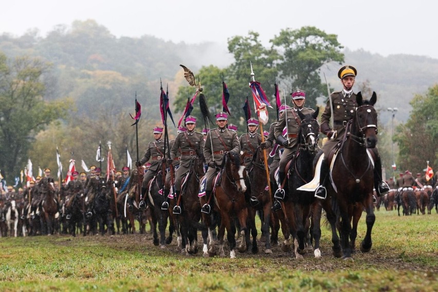 Rewia i defilada kawalerii w Krakowie