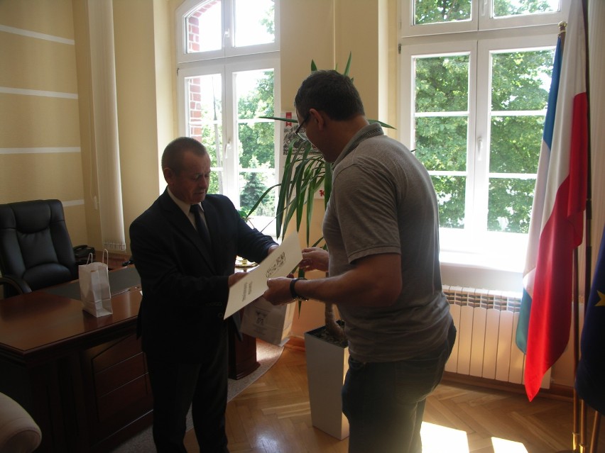 Mistrzowie sumo, zdobywcy brązowych medali w Bułgarii, uhonorowani przez starostę [ZDJĘCIA]