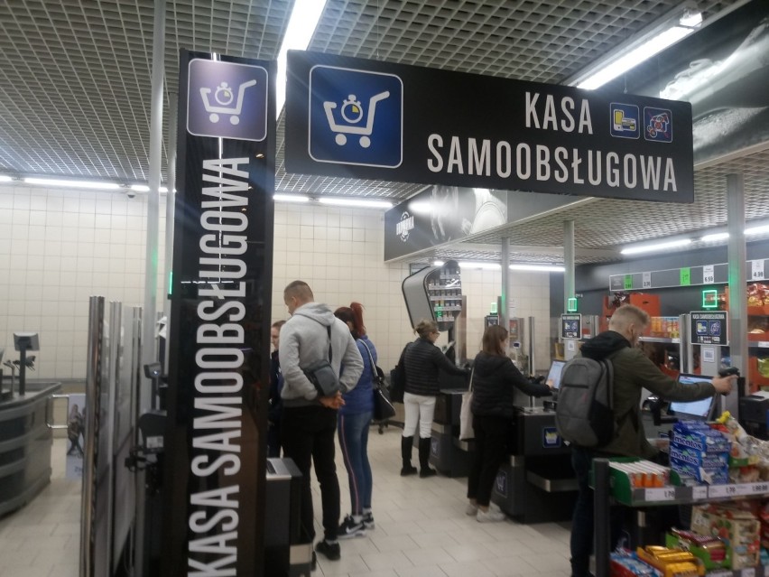 Lidl na razie jedynie testuje kasy samoobsługowe. Jeśli...